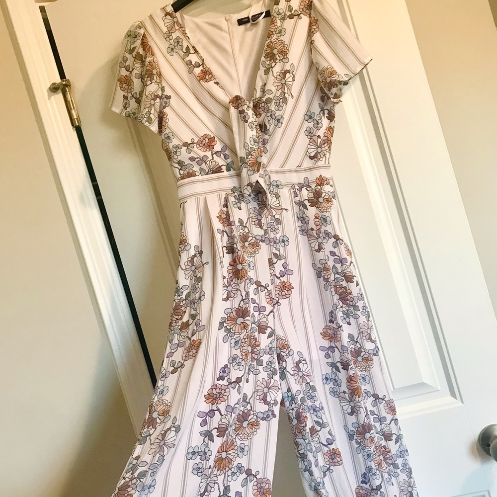 ONE CLOTHING Floral Long Pants Romper